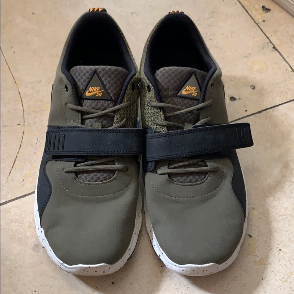 Nike Sb Trainer Olive